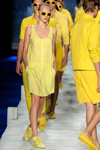 Look 60
